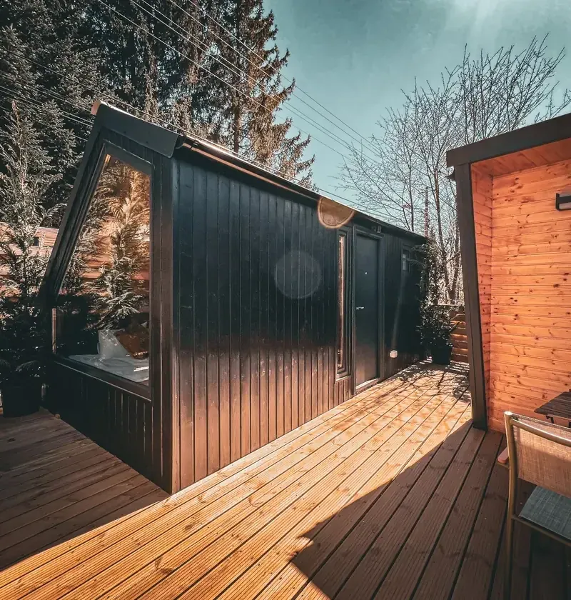 Tiny, Moon Montana Bușteni